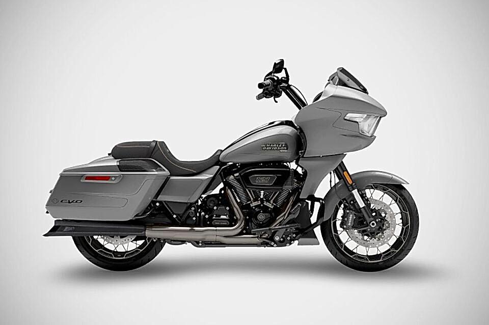 CVO ROAD GLIDE EGZOZ  | 'MAVERICK' SLIP-ONS (2021-2025)